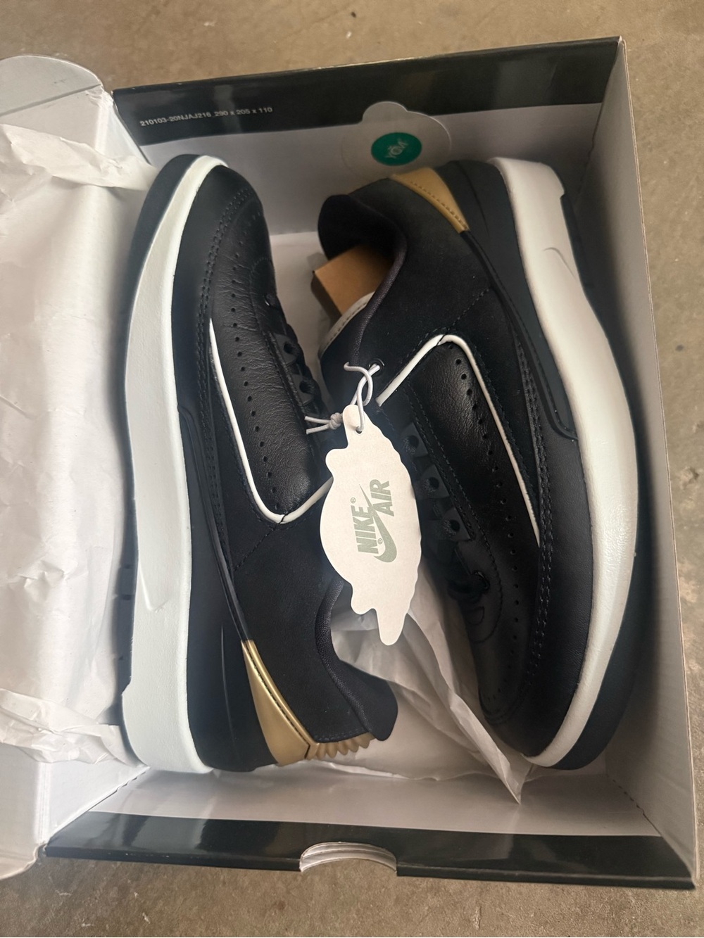 Nike Air Jordan 2 Retro Low Black Metallic Gold Women’s Size 7.5